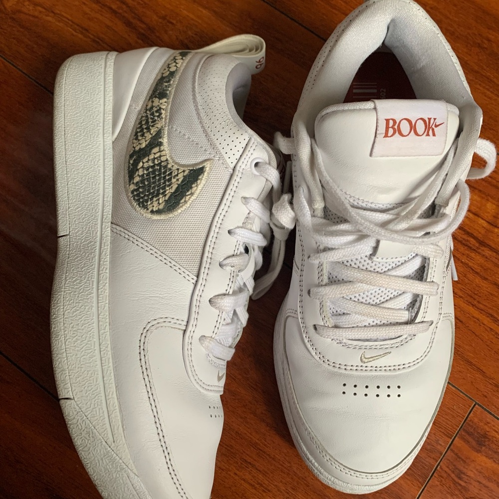 Nike White and Green Sneakers